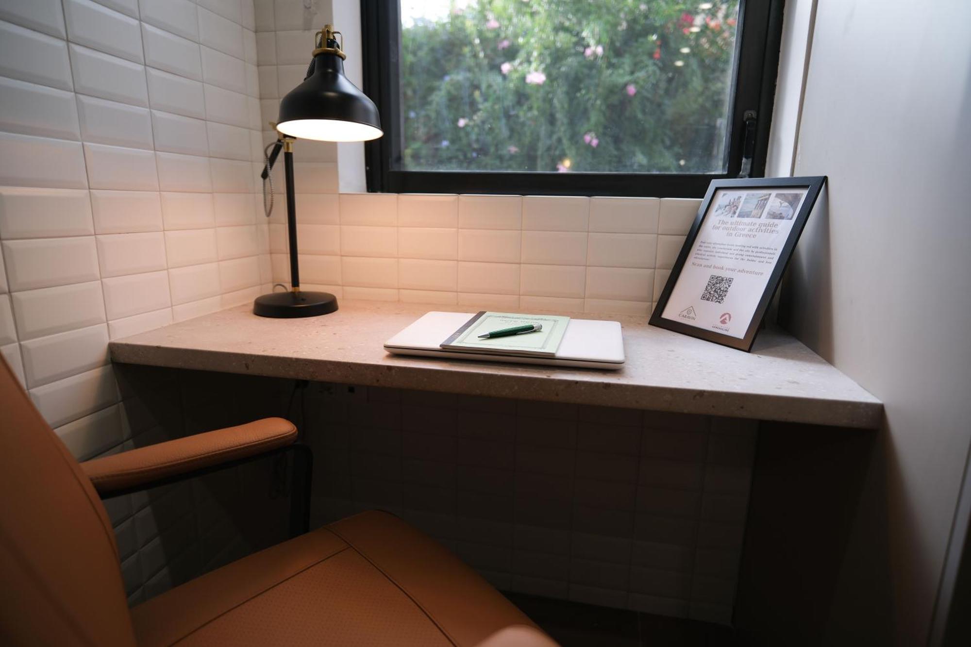 Caravin Wanderhome, 5 Min From Metro Nea Ionia 아테네 외부 사진